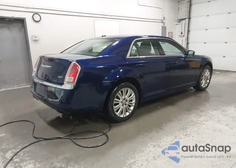 2013 Chrysler 300 Motown z USA, uszkodzony, nr VIN 2C3CCARG9DH614125